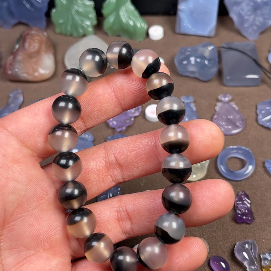 鞠***你玛瑙/玉髓未镶嵌颈饰糖心玛瑙微瑕拍四发一