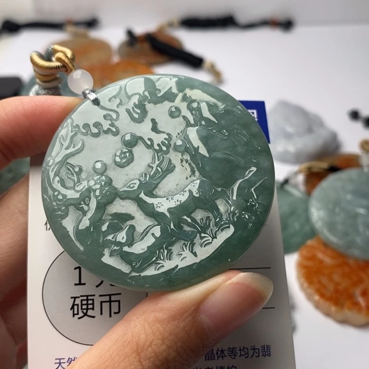 翡翠未镶嵌颈饰翡翠