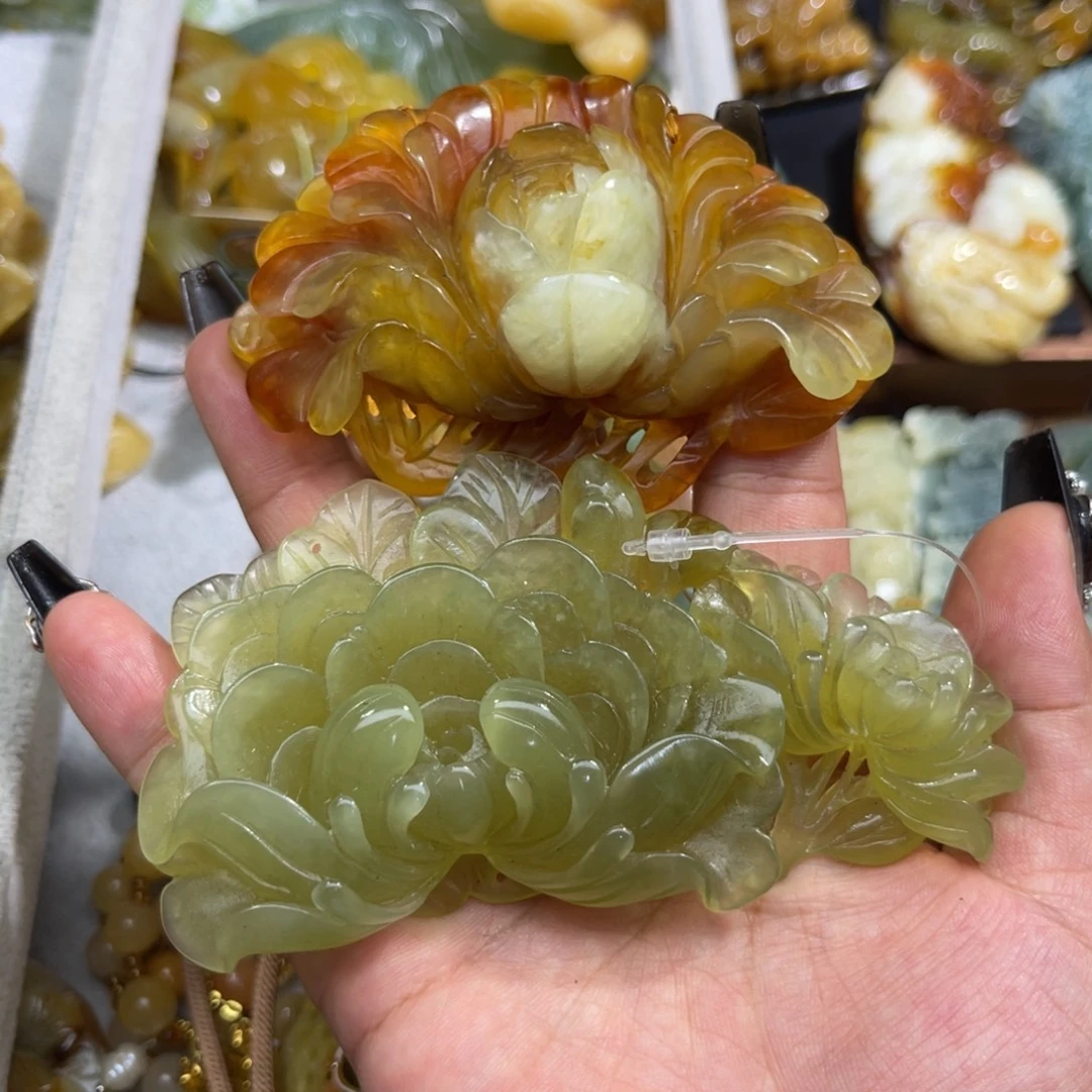 咸****未镶嵌蛇纹石玉颈饰