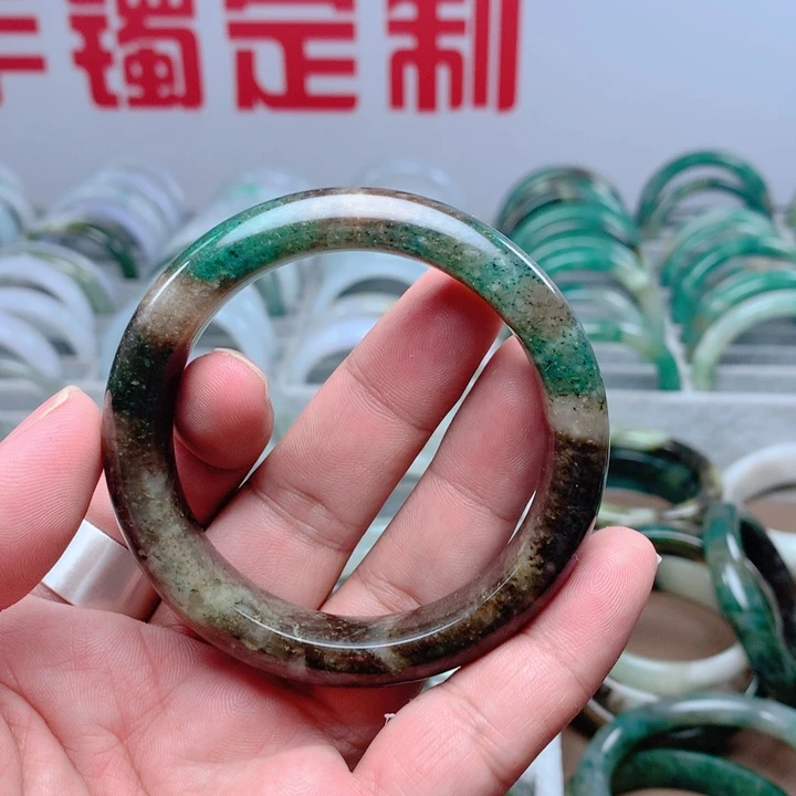 独山玉未镶嵌手镯57