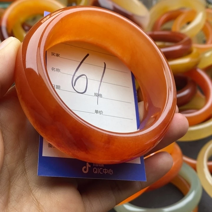 未镶嵌手镯石英质玉