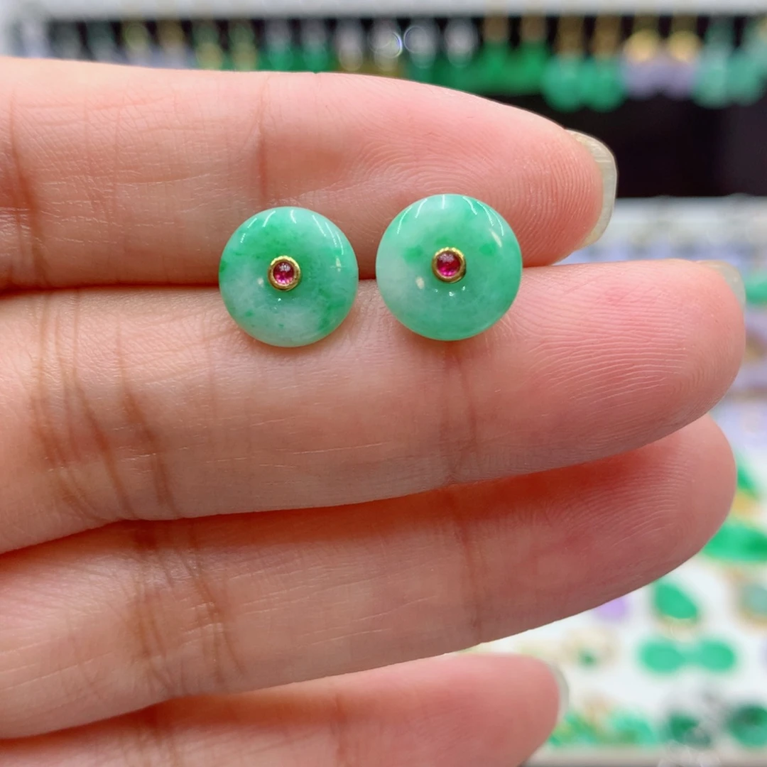 翡翠18K金镶嵌耳饰