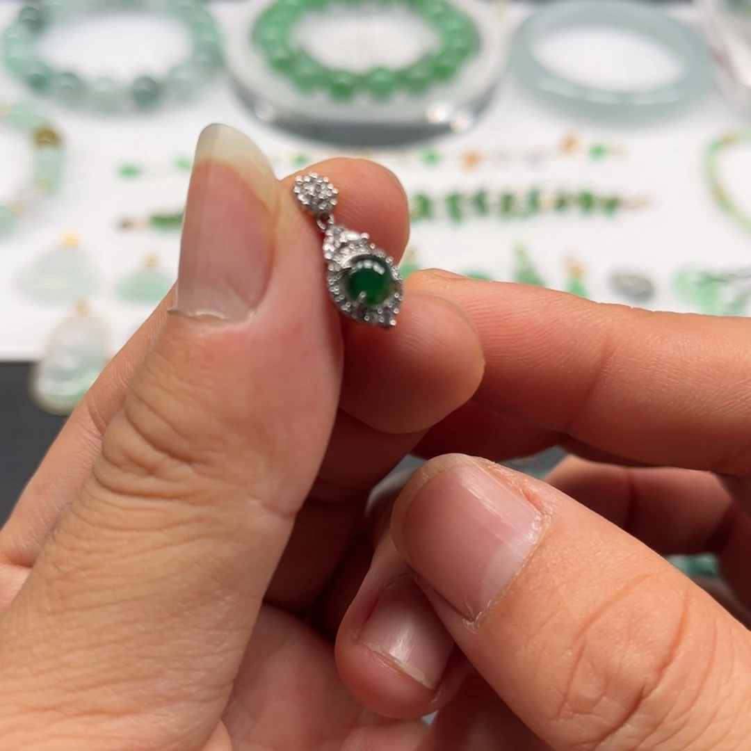 翡翠银S925镶嵌颈饰福利