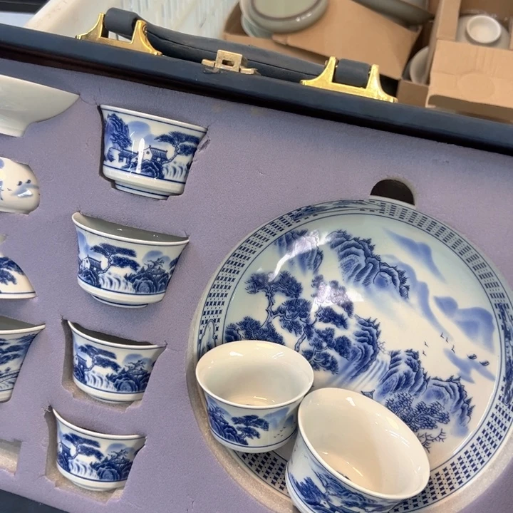 瓷片白青花山水九件套