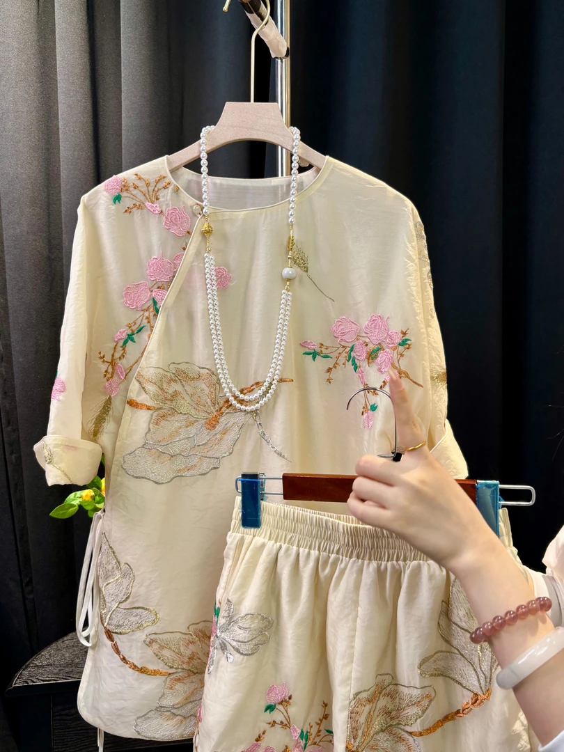 新中式国风复古上衣刺绣高端名媛范刺绣中式上衣