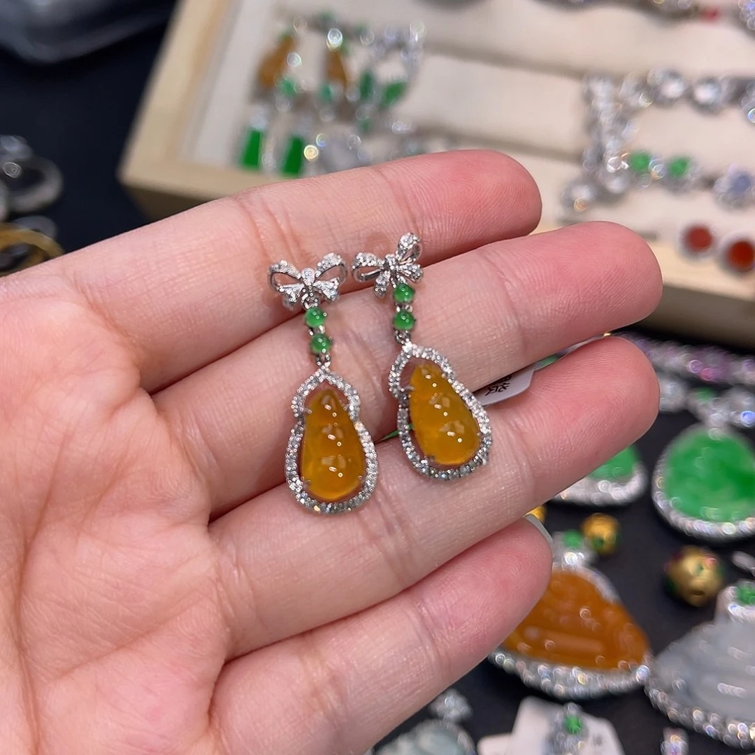 翡翠18K金镶嵌耳饰黄翡福豆