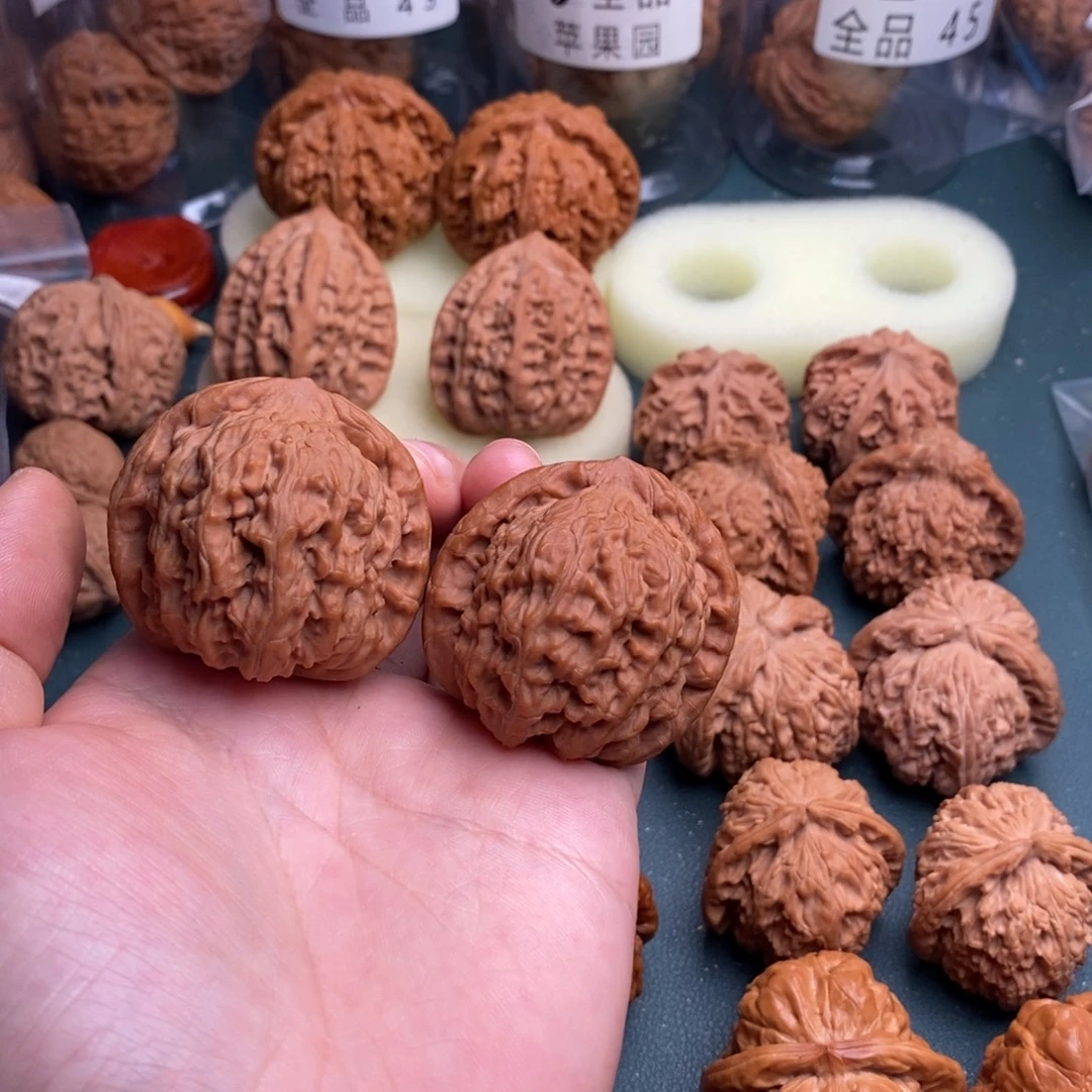 把件文玩核桃全品红宝石