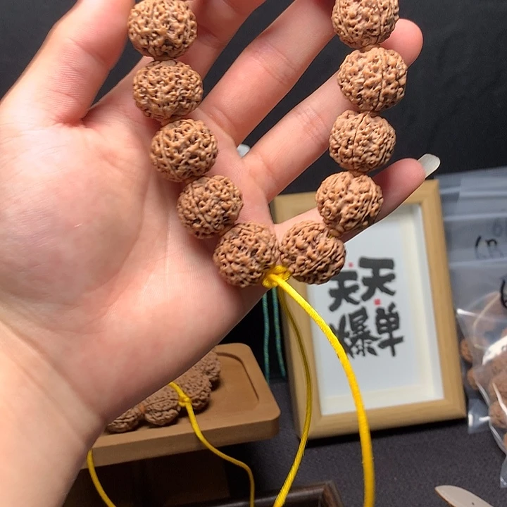 金刚菩提手串蜂窝梅花头条20mm➕