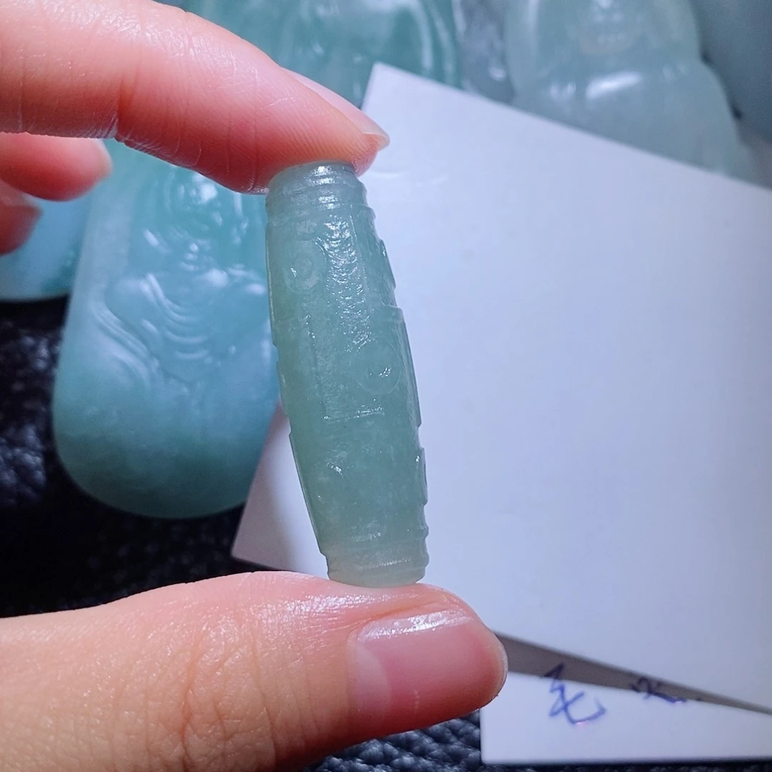 未镶嵌定制翡翠毛货付款后确认抛光