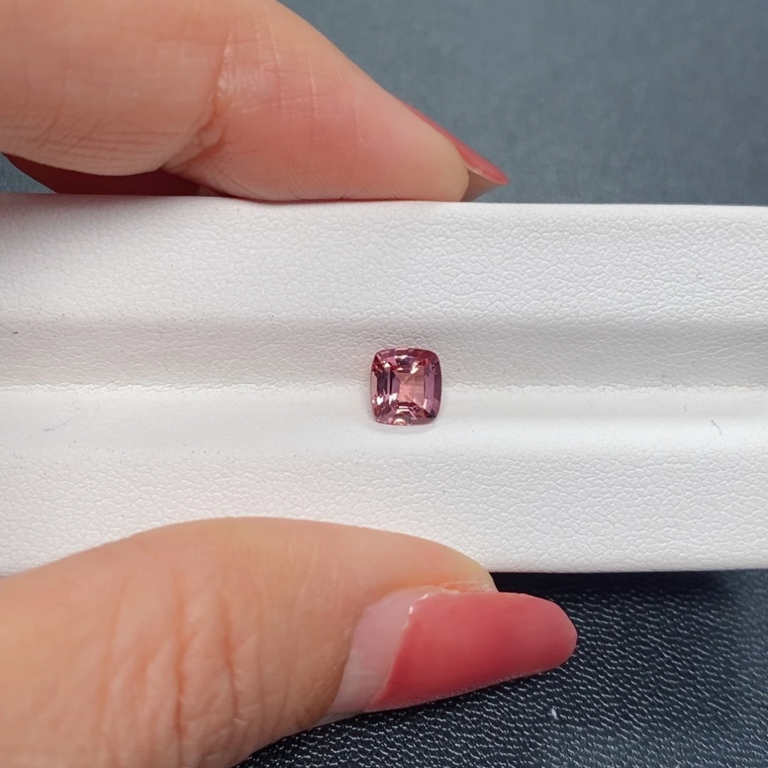 尖晶石裸石未镶嵌1.17克拉