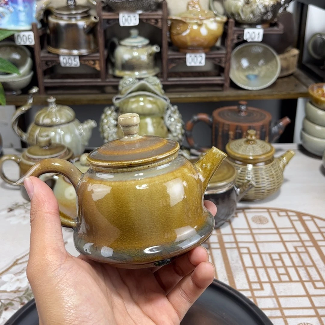 180cc白泥微瑕柴烧金钟壶