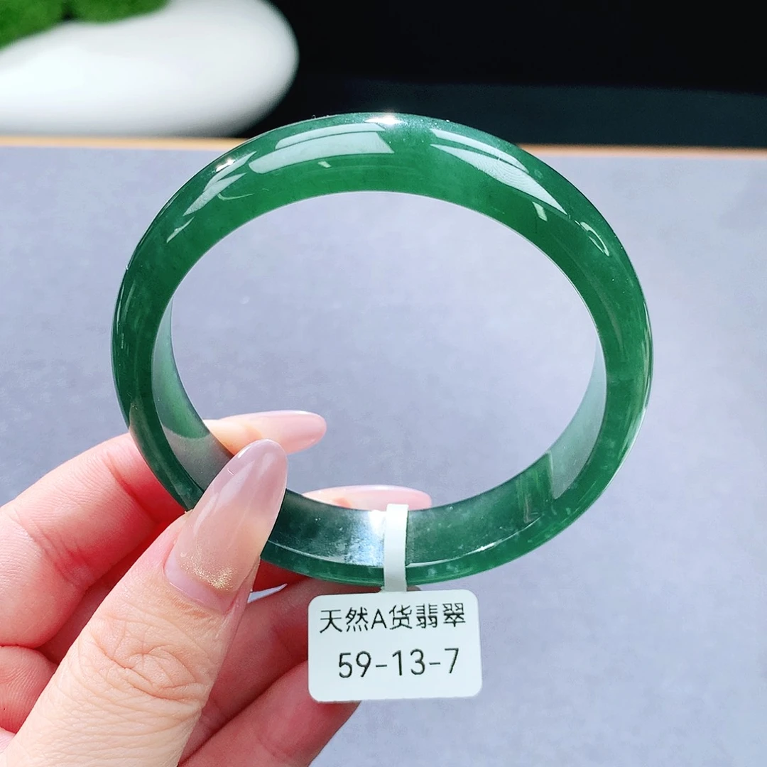 未镶嵌手镯（圆镯）翡翠