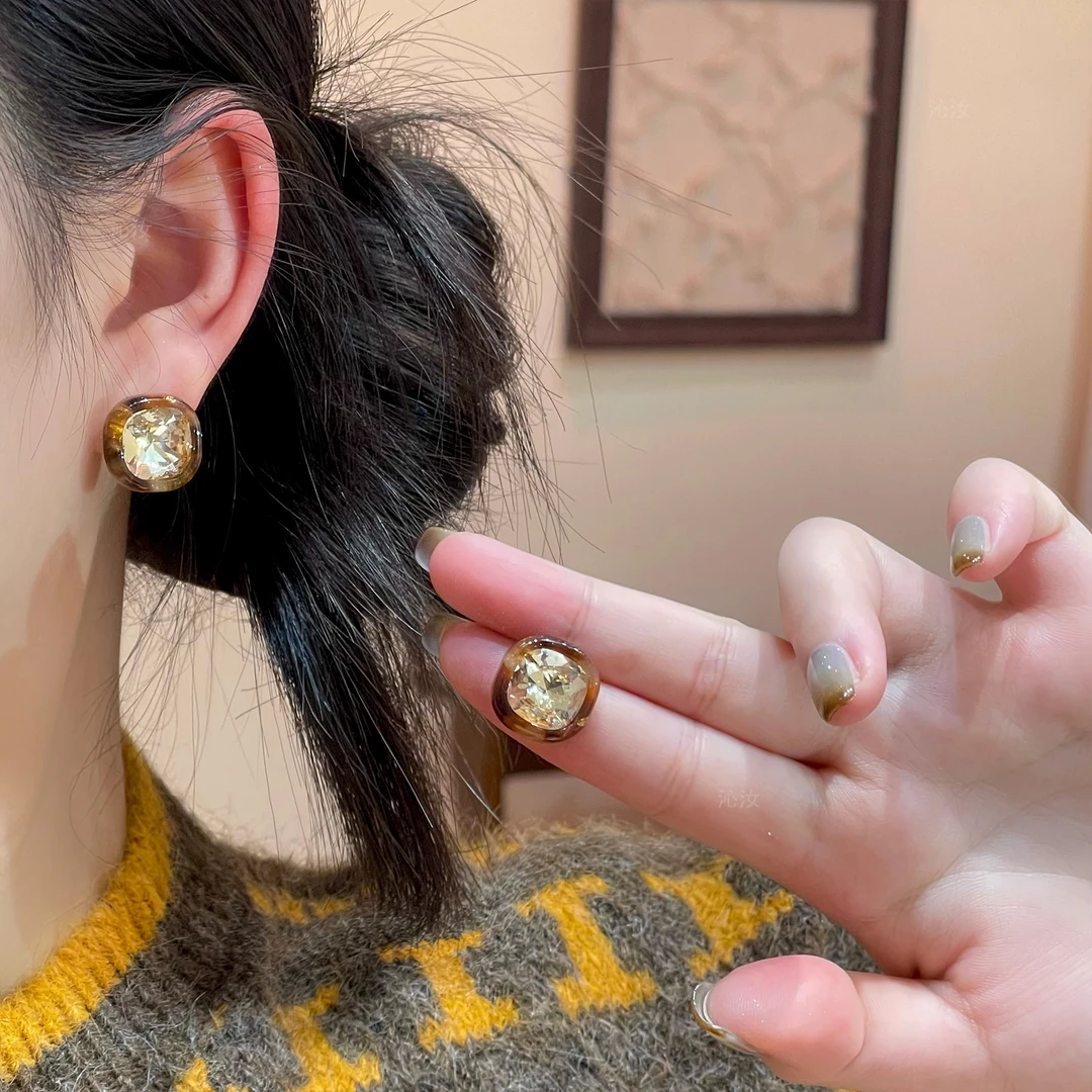 【沁汝饰品】FQ802琥珀流光色几何方糖耳钉百搭时尚