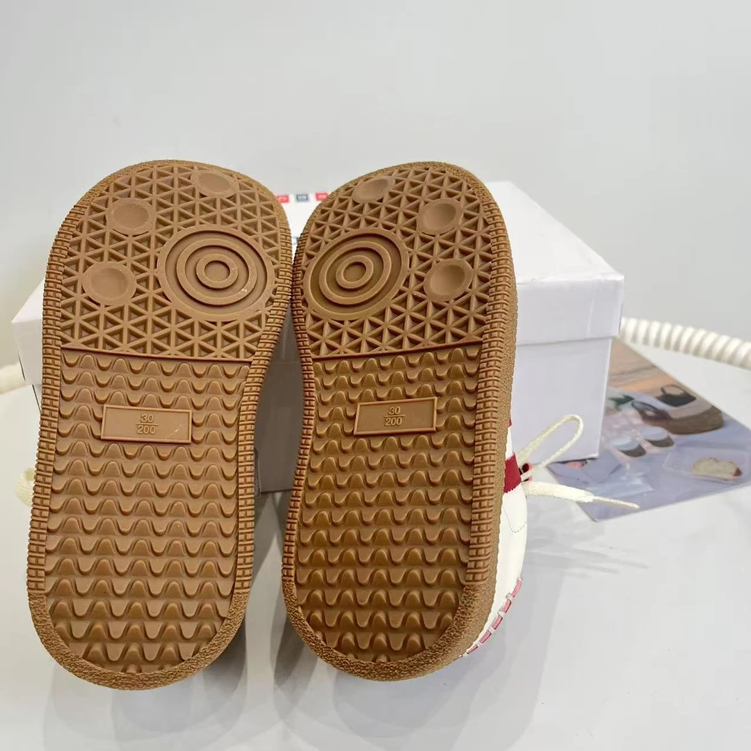 夏款休闲鞋酒红色 5097