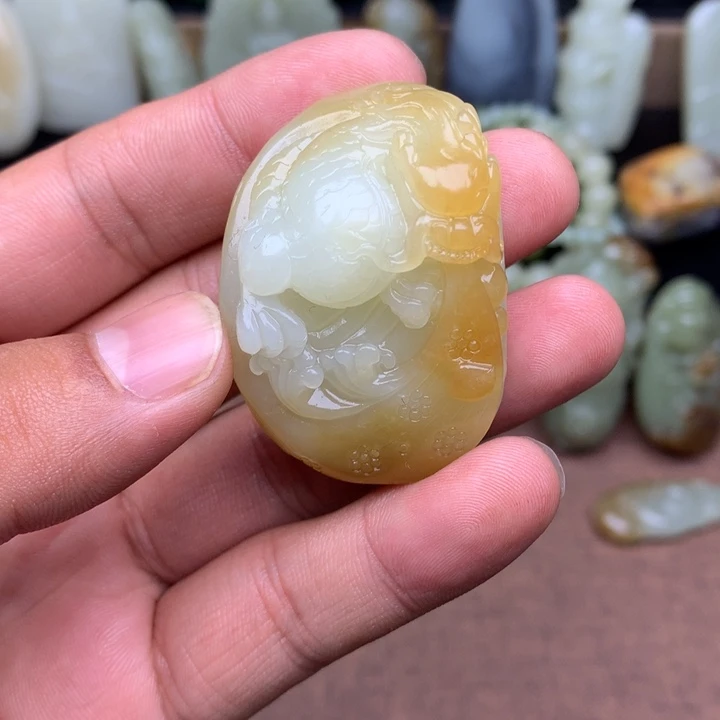 和田玉（糖玉）未镶嵌颈饰