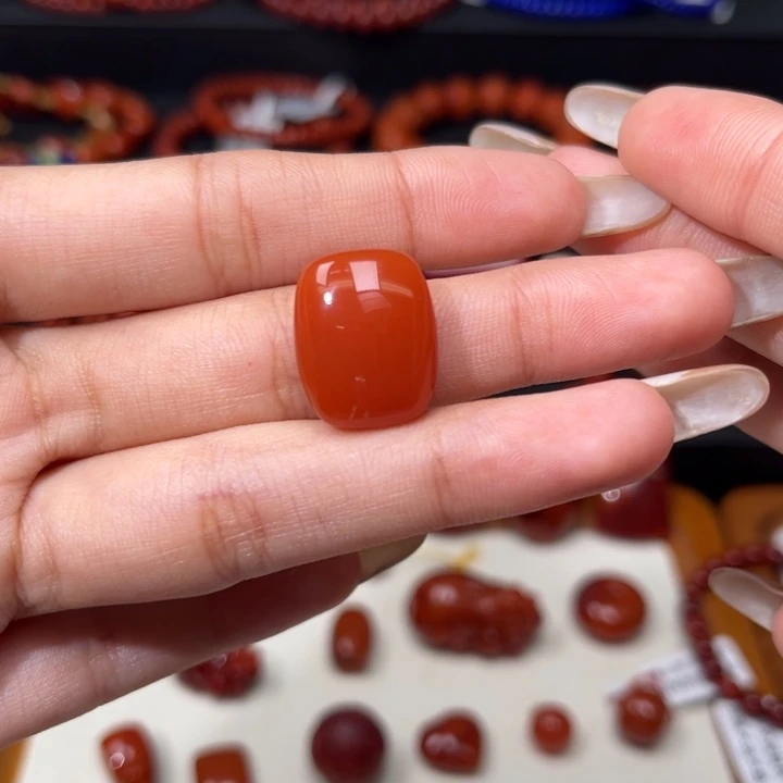 南红玛瑙未镶嵌颈饰樱桃红吊坠