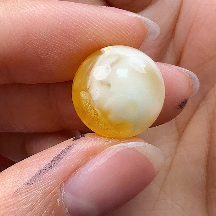 蜜蜡未镶嵌珠宝奇石