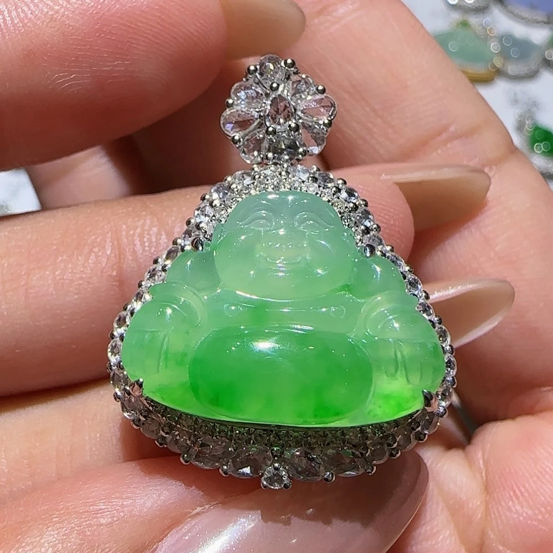 【闪购商品】颈饰18K金镶嵌翡翠天然