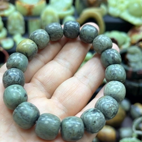 岫岩河磨玉（透闪石质玉）未镶嵌颈饰