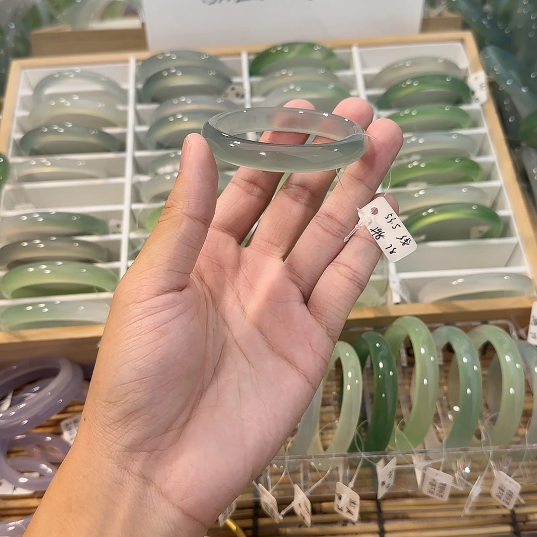 玛瑙/玉髓未镶嵌手镯圈口53.5