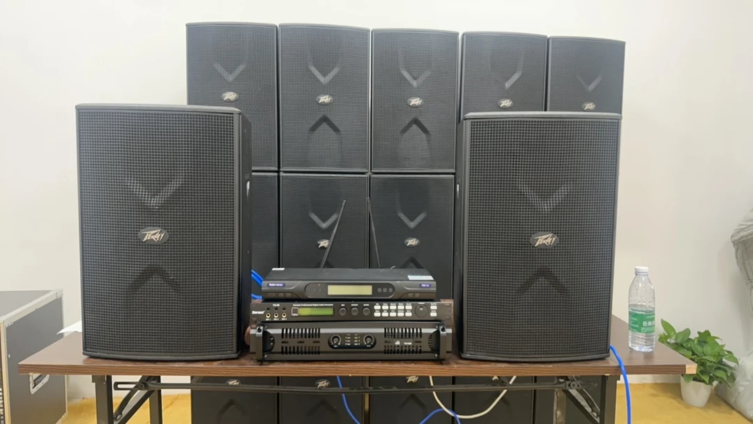 95新  美国百威高端CK72钕磁单元音响套装（不包邮）