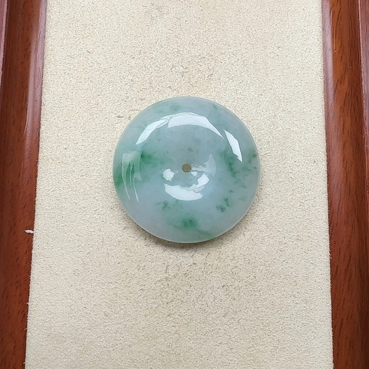 翡翠未镶嵌颈饰孤品