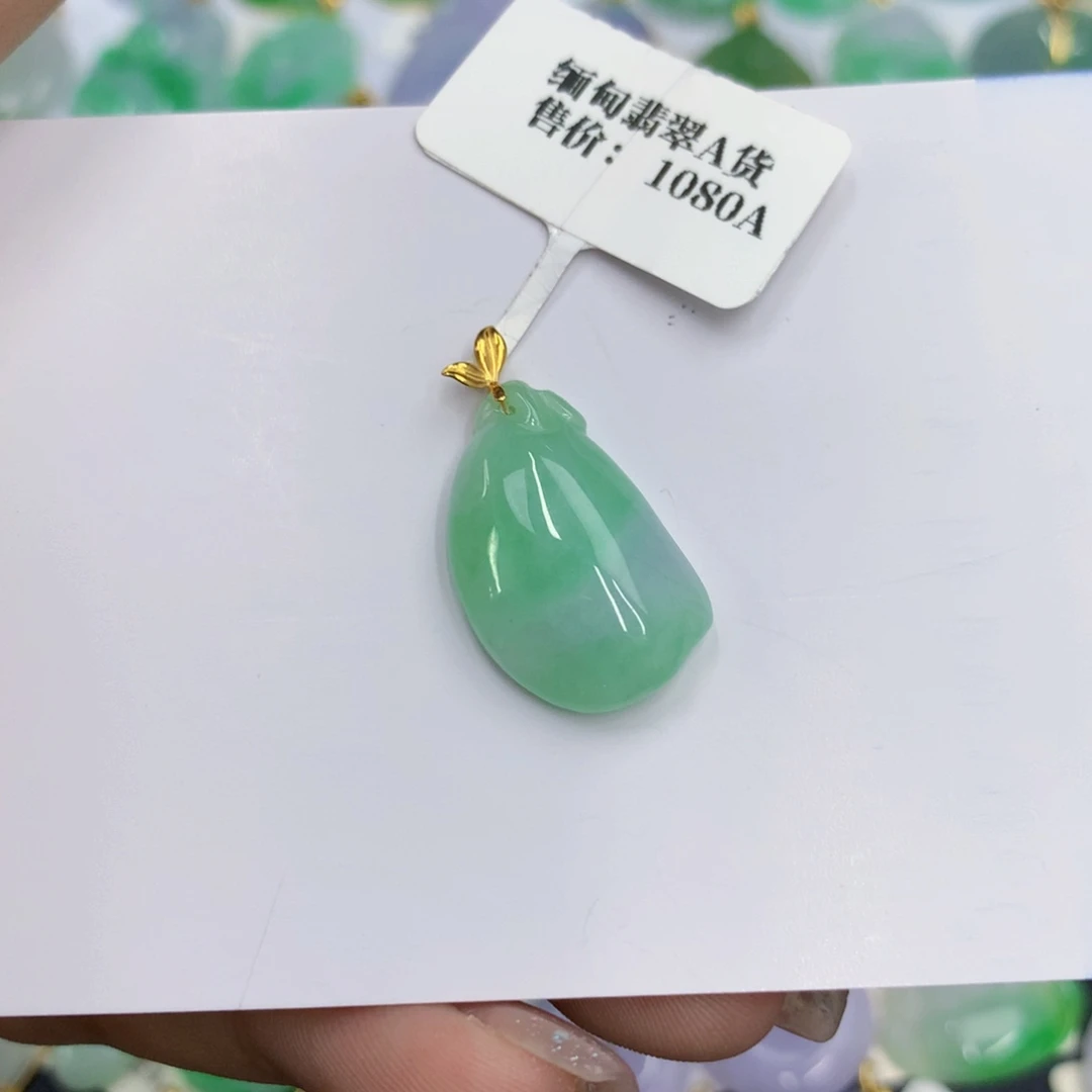 翡翠18K金镶嵌颈饰翡翠