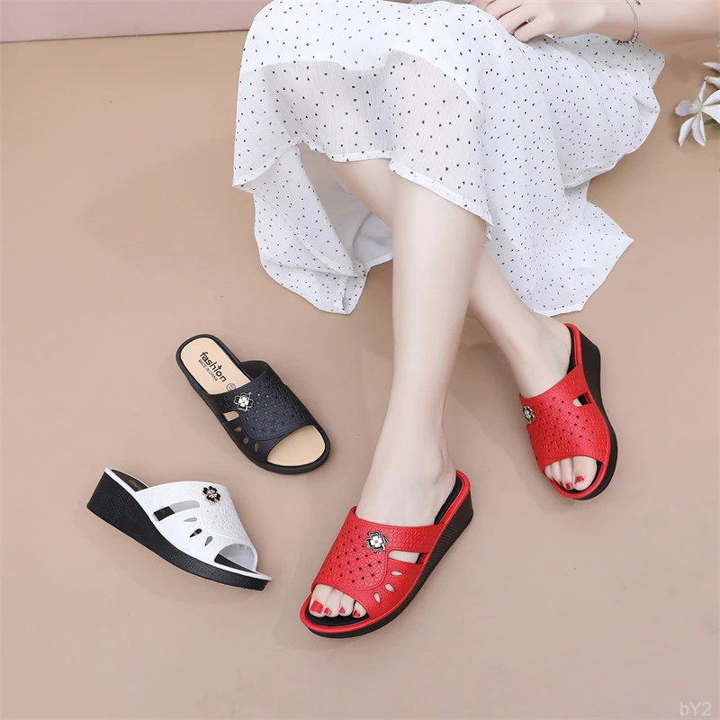 女士网红款拖鞋2025夏季爆款防滑厚底凉拖外穿居家浴室专用鞋拖鞋