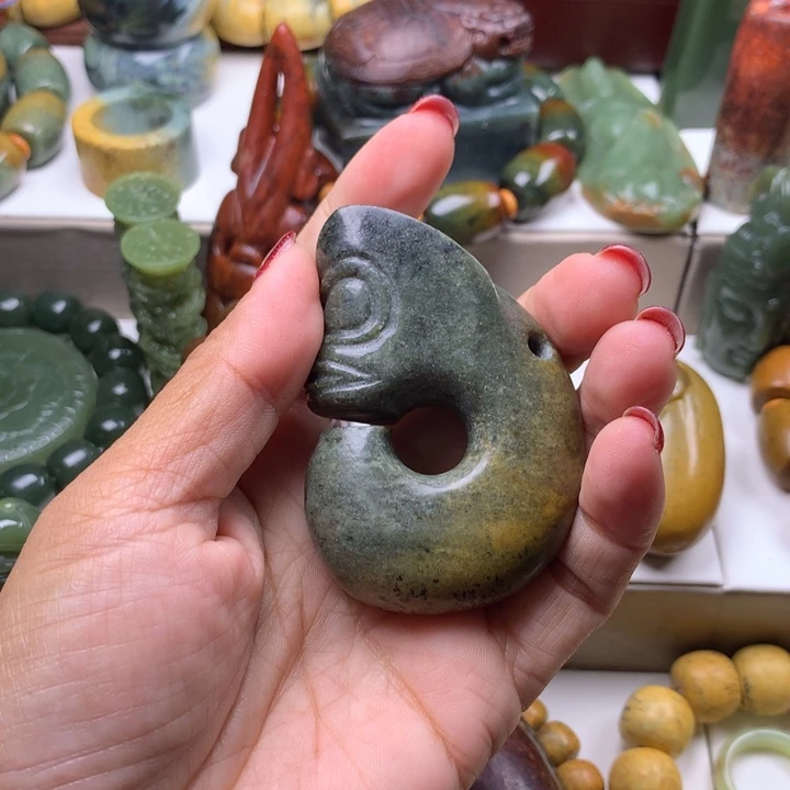 岫岩河磨玉（透闪石质玉）把件未镶嵌绝*