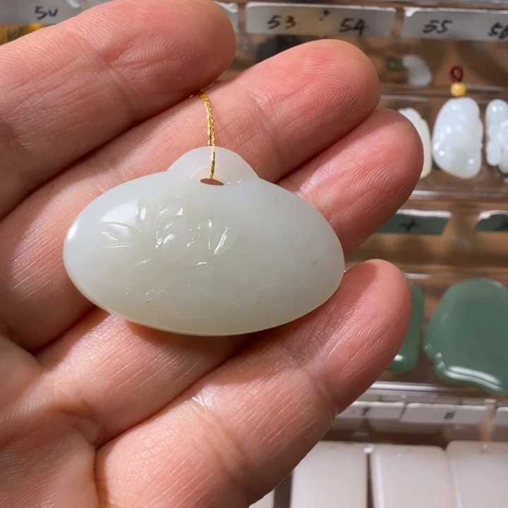 和田玉未镶嵌颈饰新疆和田莲