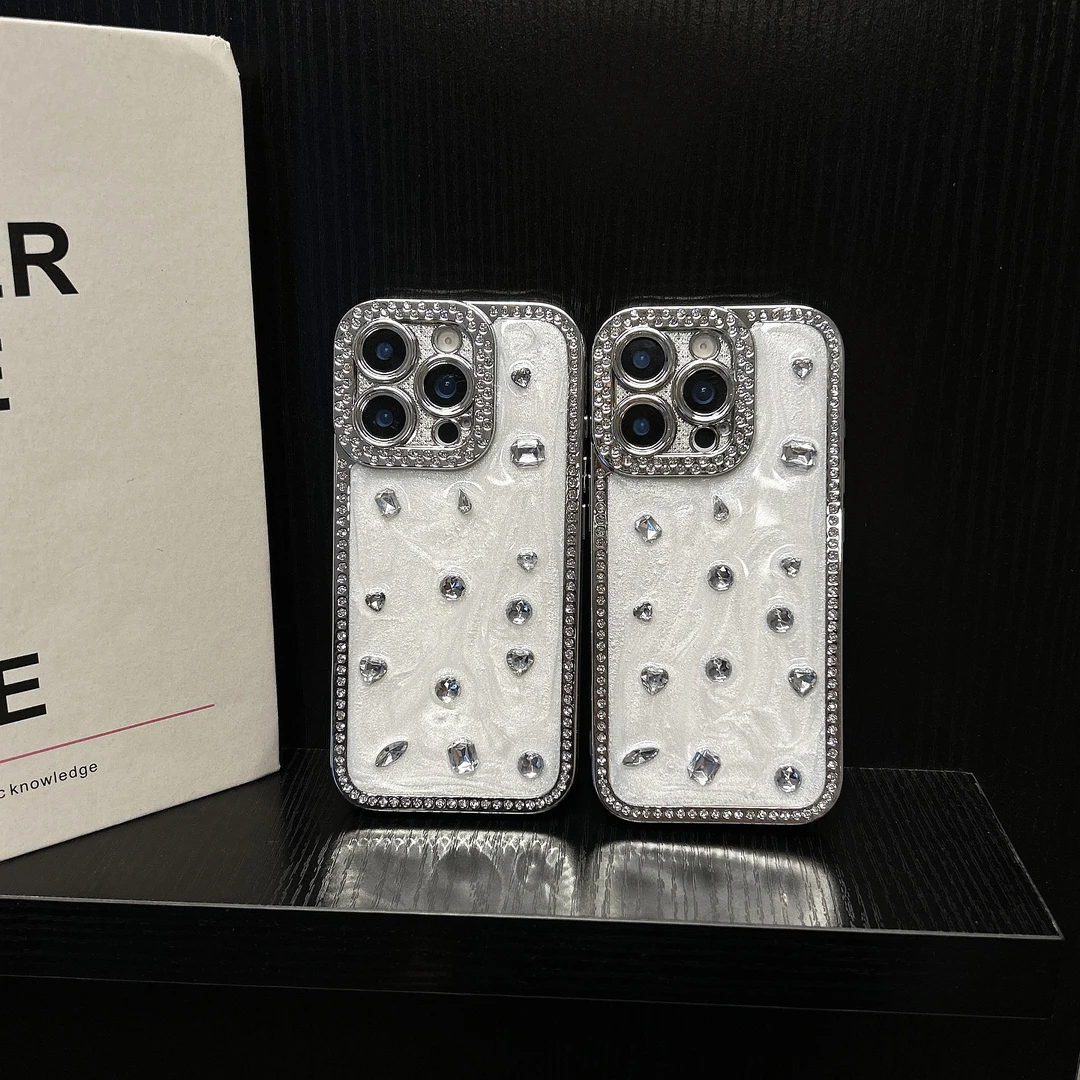 适用苹果14promax白底满屏钻手机壳iPone15电镀14满钻滴胶高级感