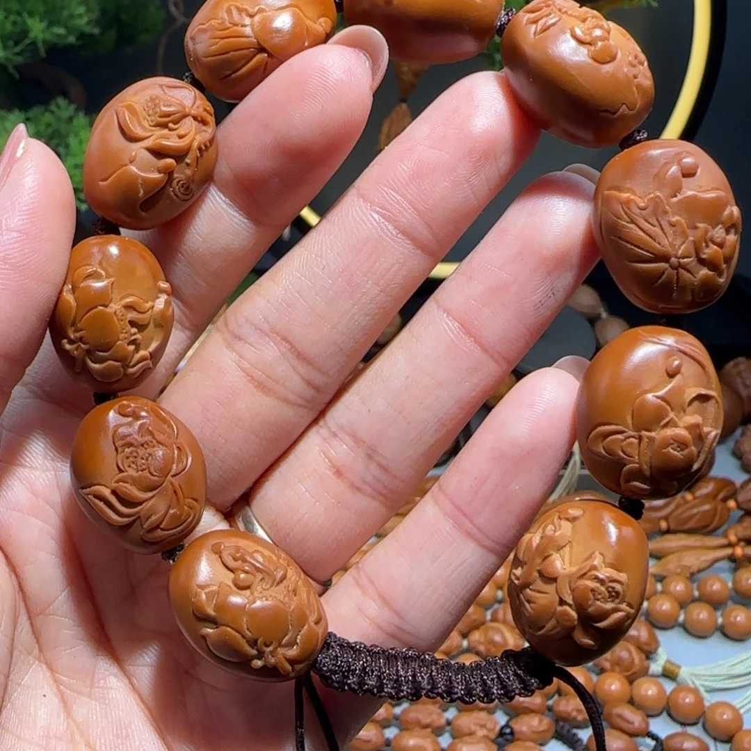 尤***娅手串/手链橄榄核福利待遇