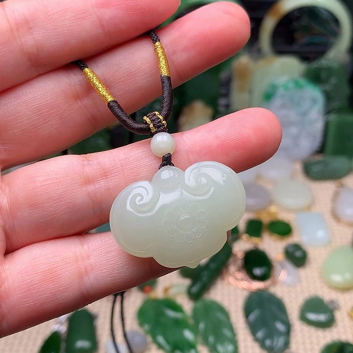 和田玉（糖玉）未镶嵌颈饰