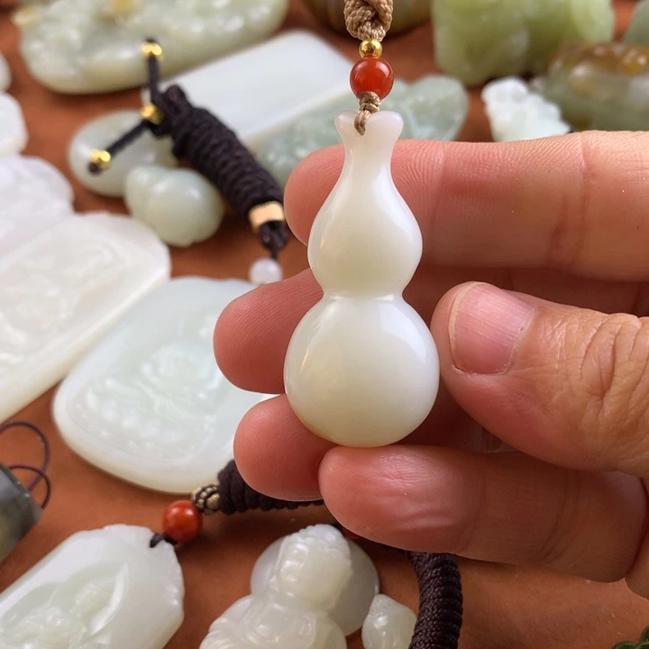 未镶嵌和田玉挂件