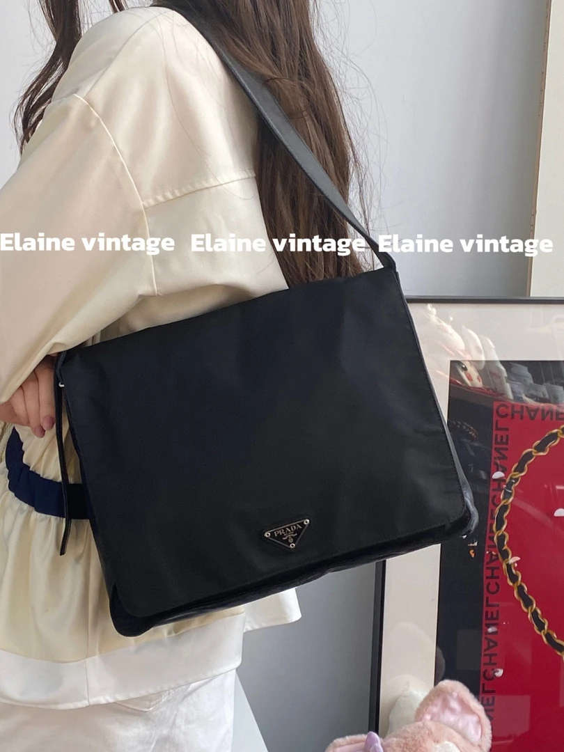 95新 Prada/普拉达 黑银降落伞单肩斜挎包(31cm)