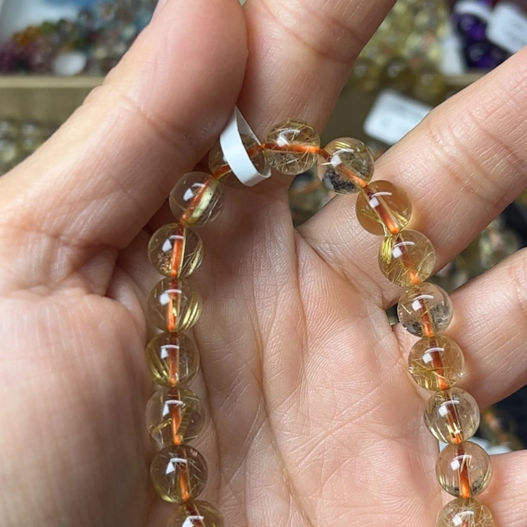 水晶手链未镶嵌红**z天然