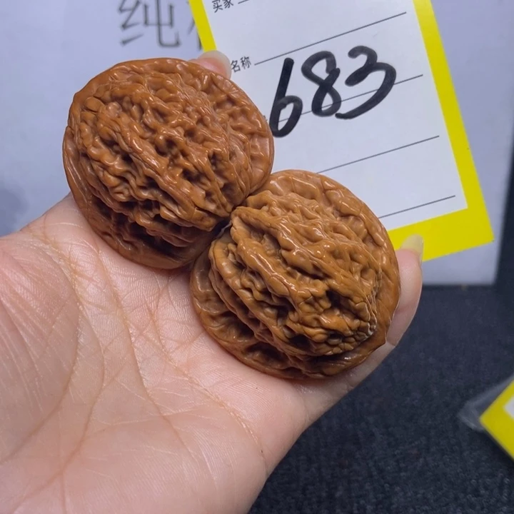 文玩核桃把件683/41.5虎头色差