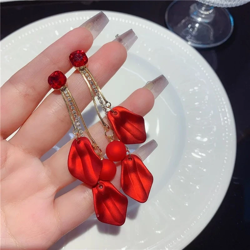 铜合金耳饰 【223】秋冬红色花瓣耳环女长款过年流苏耳饰圆脸显瘦