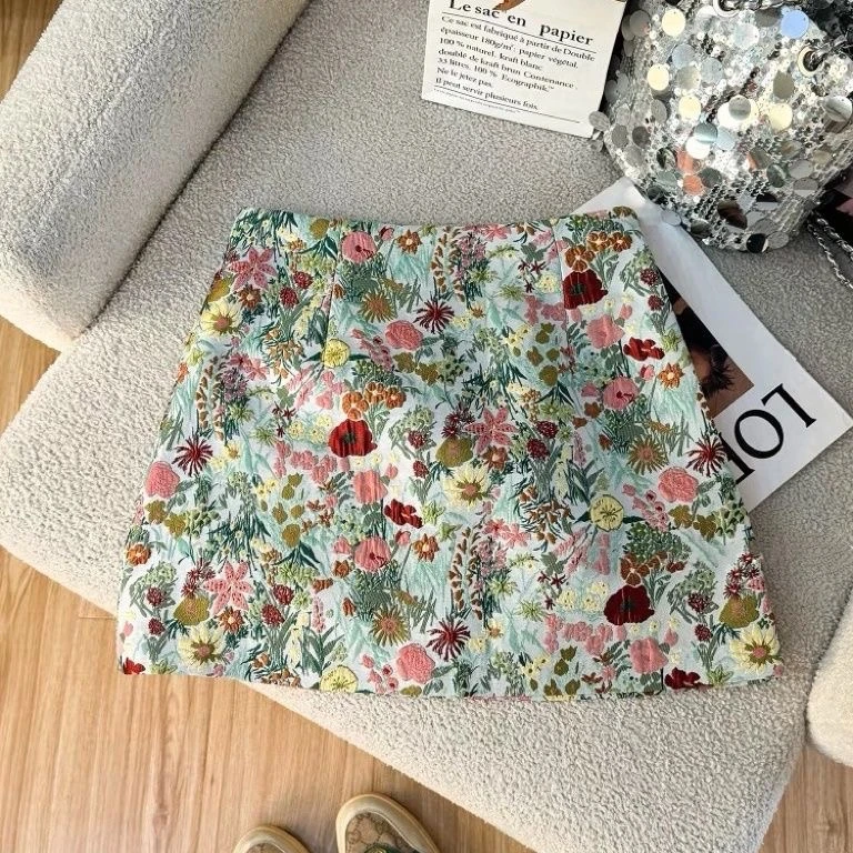 小碎花短款半身裙女初夏女小个子重工提花独特超好看高腰热辣短裙