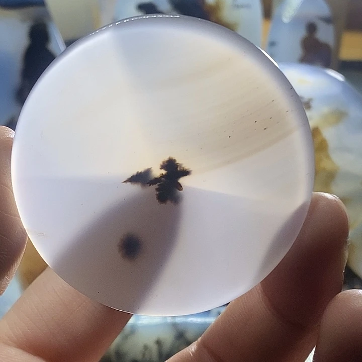 未镶嵌颈饰玛瑙/玉髓担**月