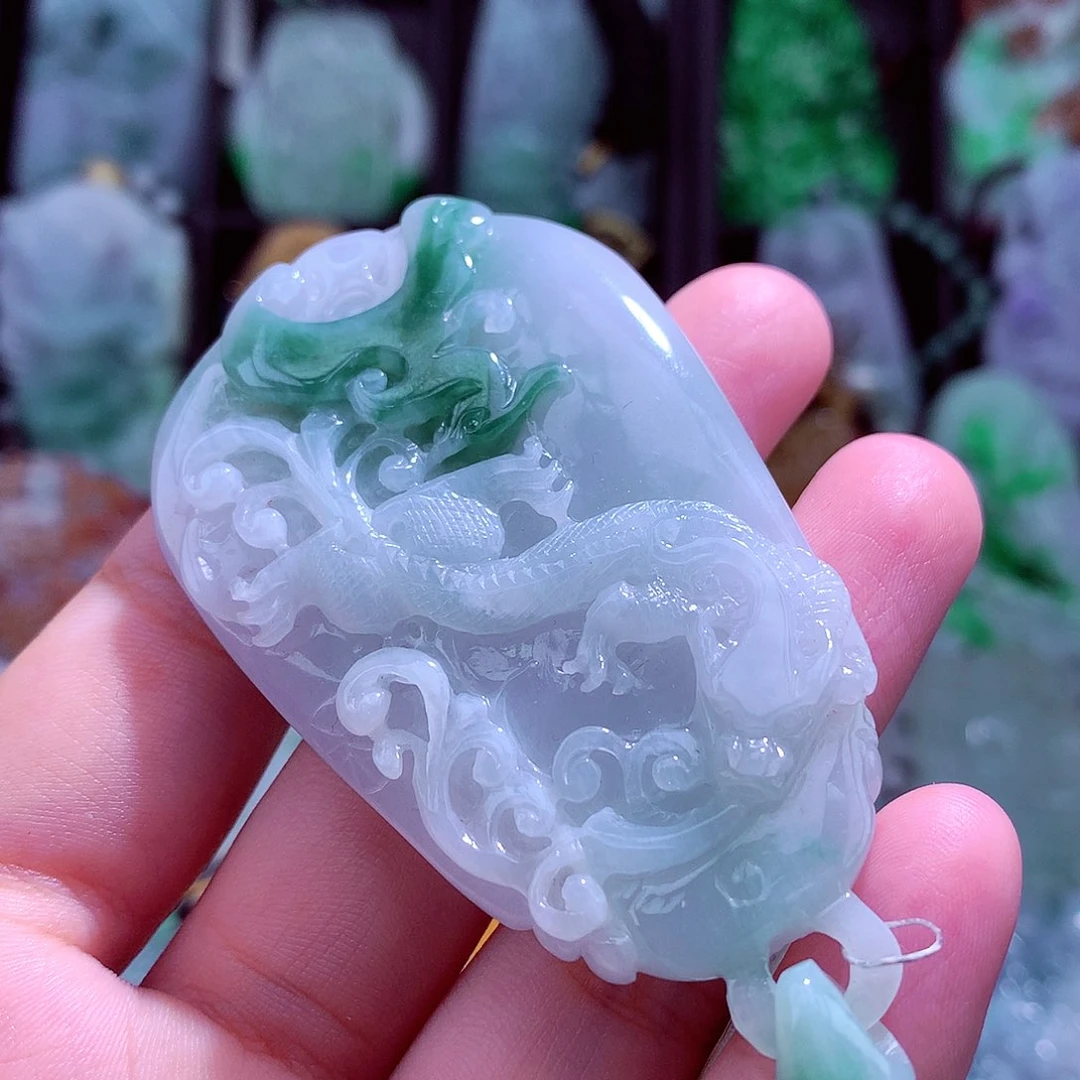 颈饰未镶嵌翡翠天然