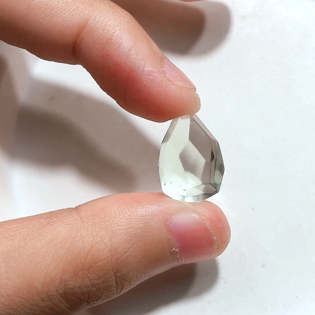 珠宝半成品未镶嵌水晶绿水打孔不退换