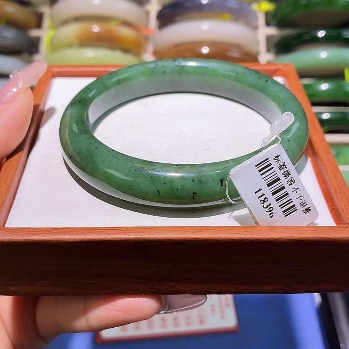 和田玉未镶嵌手镯62+