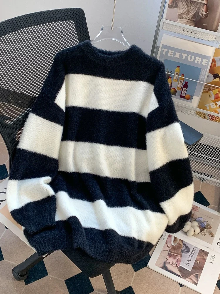 1738  奶油黑白拼色经典保暖软糯舒适毛衣