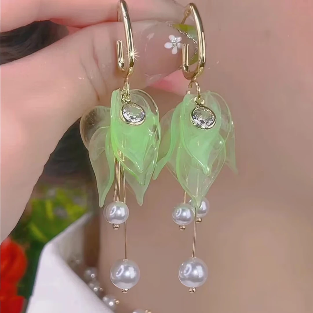 超仙绿色花瓣仿珍珠流苏耳环女轻奢高级感百搭长款耳坠气质耳饰