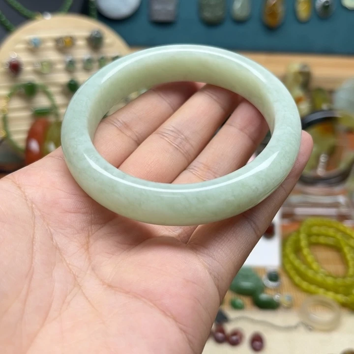 未镶嵌蛇纹石玉手镯