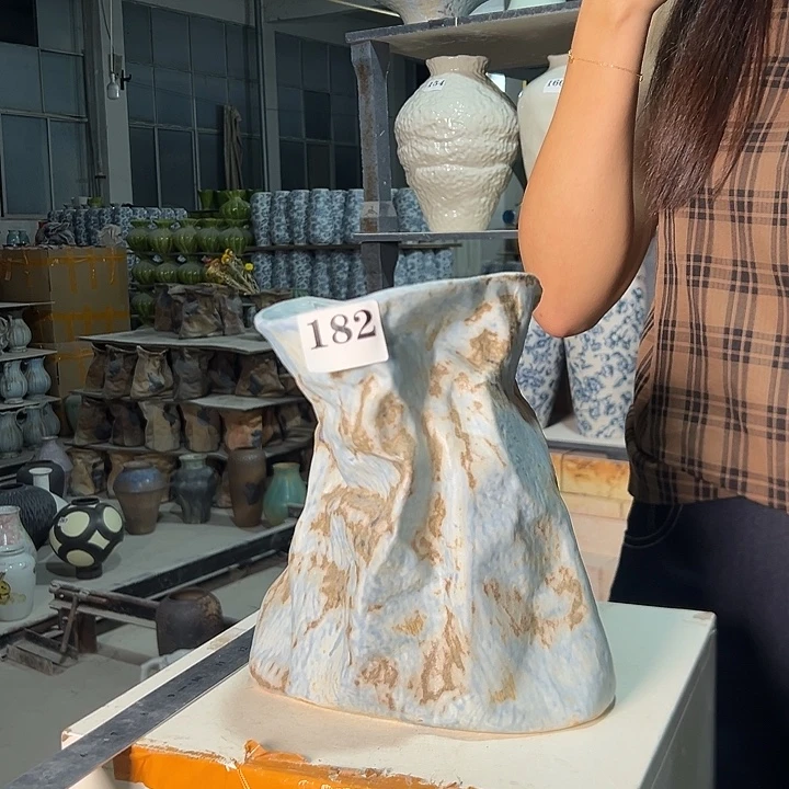 景德镇陶瓷花瓶微瑕介意勿拍