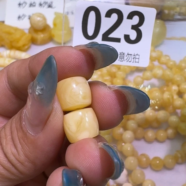 万***河裸石琥珀未镶嵌10.3×9.1