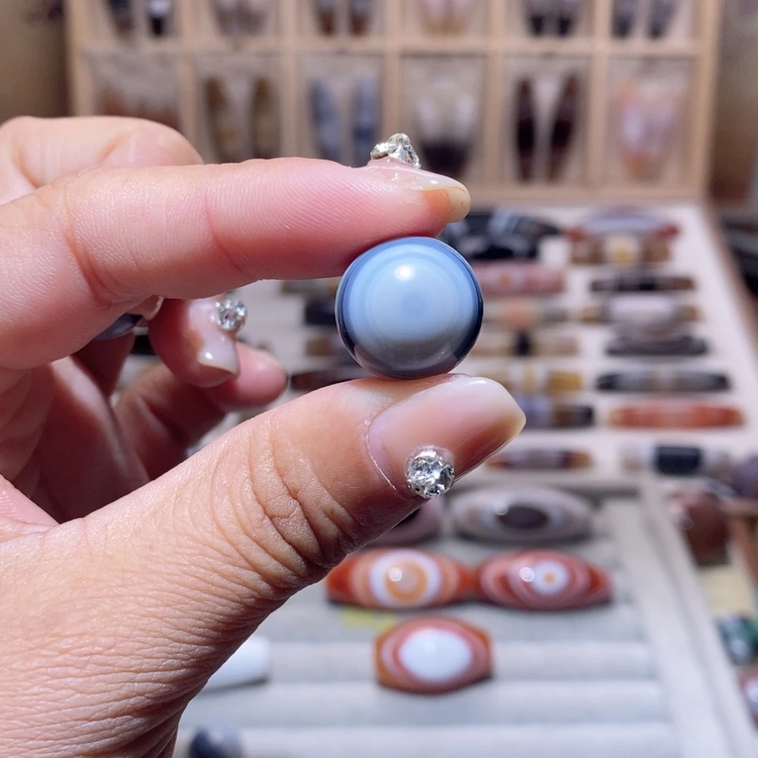 玛瑙/玉髓颈饰未镶嵌v***莲