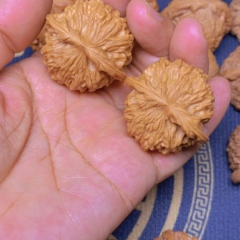 【闪购商品】文玩核桃吊坠ㅤ****柒天地41